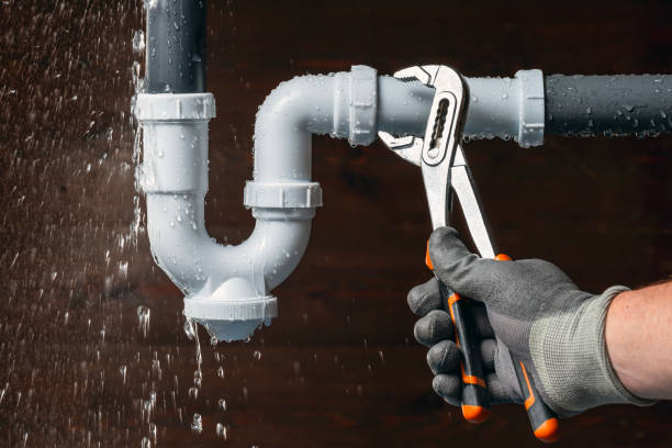 Professional Emergency Plumber technician working in Atchison, KS